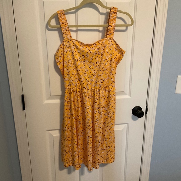 Huhot Yellow SunDress Size Large - Picture 1 of 2